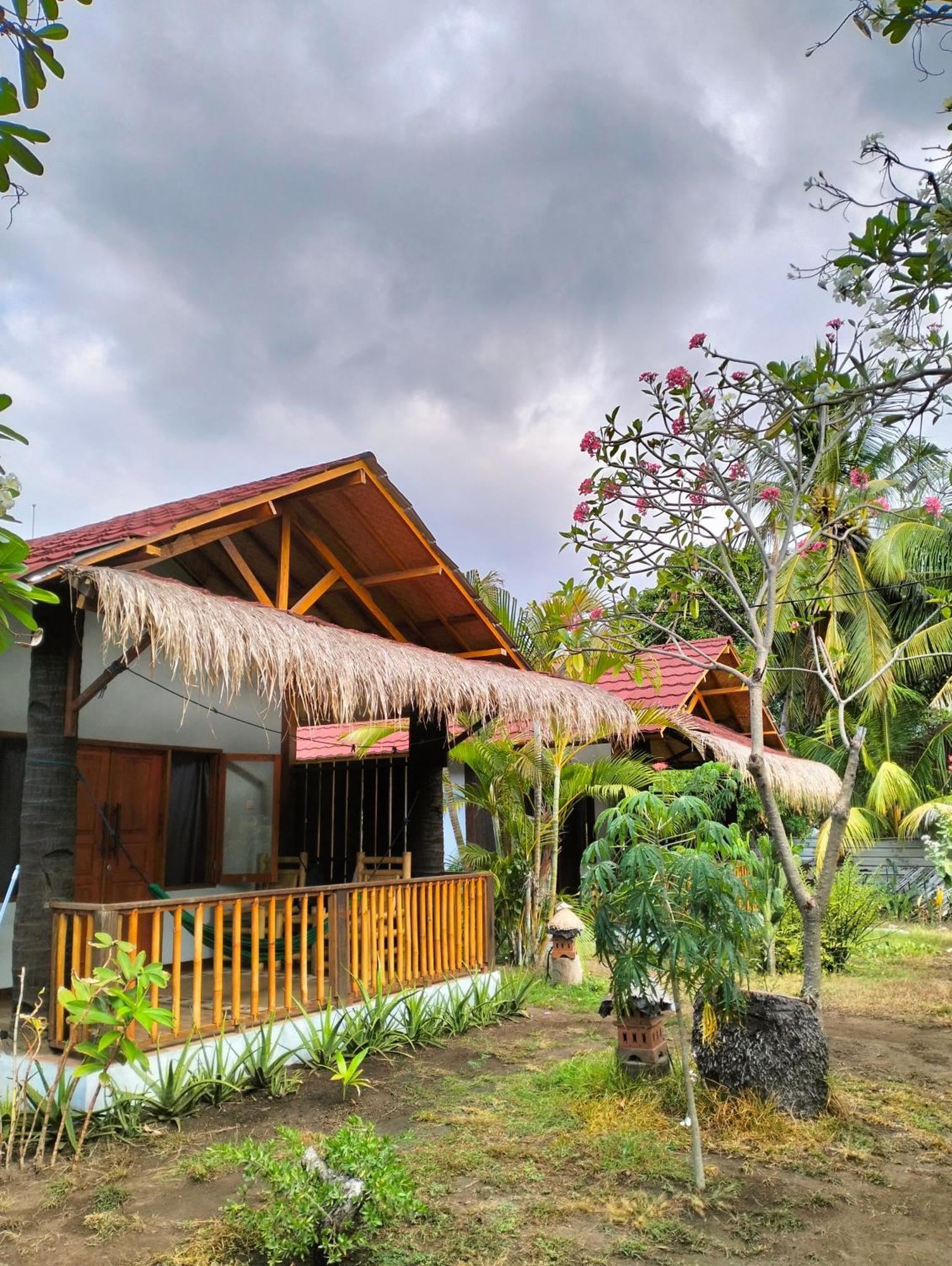 Tangga Bungalows Гили-Эйр Экстерьер фото